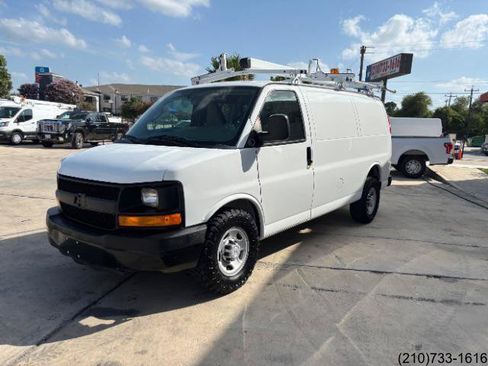 Used 2016 Chevrolet Express 2500 RWD image 3