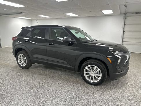 New 2026 Chevrolet TrailBlazer LS w/ LS Convenience Package AWD/4WD image 2