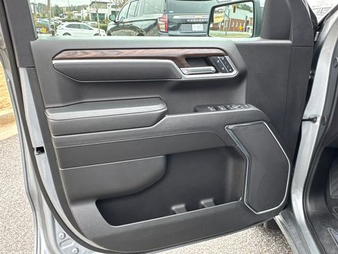 Used 2025 GMC Sierra 1500 SLT AWD/4WD image 11