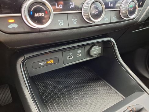 Used 2025 Honda CR-V Sport image 14