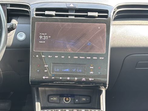 Certified 2023 Hyundai Tucson Limited AWD/4WD image 24