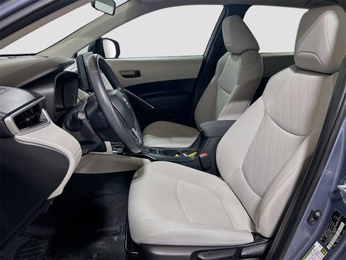 Used 2023 Toyota Corolla Cross LE image 17
