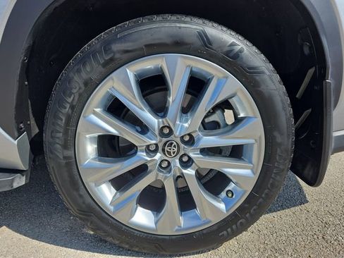 Used 2023 Toyota Highlander Limited image 34