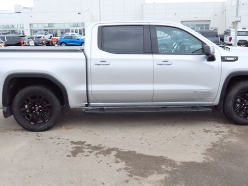 Used 2022 GMC Sierra 1500 Elevation w/ Elevation Premium Package AWD/4WD image 8