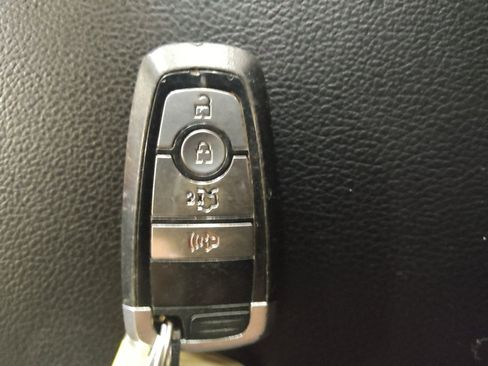 Used 2019 Ford Expedition XLT RWD image 32