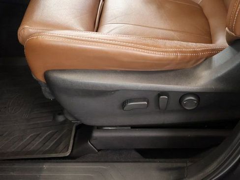 Used 2021 Subaru Ascent Touring w/ Popular Package #2 image 12