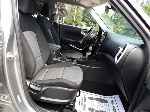 Used 2023 Kia Soul LX FWD image 34