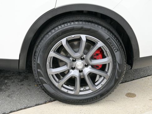 Certified 2018 Maserati Levante image 10