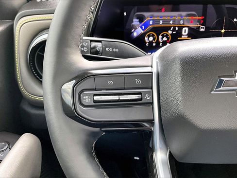 Used 2024 Chevrolet Colorado ZR2 w/ ZR2 Convenience Package III image 19