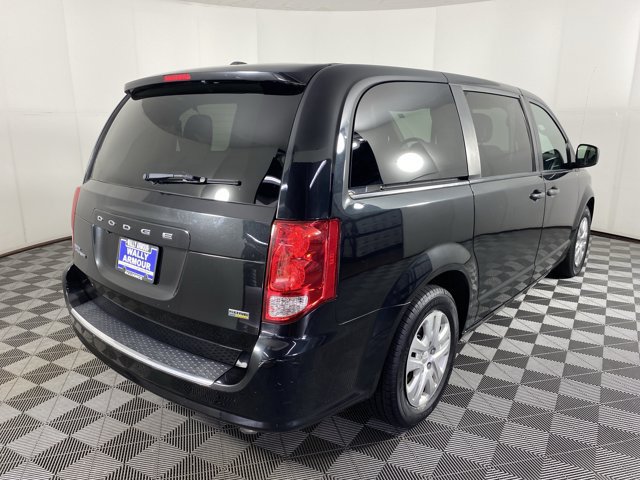 Used 2019 Dodge Grand Caravan SE w/ UConnect Hands-Free Group FWD image 6