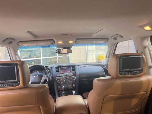 Used 2017 INFINITI QX80 Signature Edition image 18