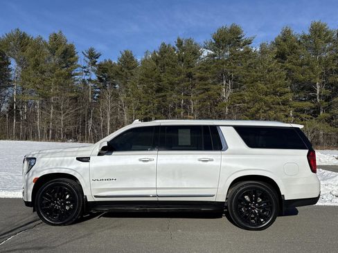 Used 2024 GMC Yukon XL SLT image 3