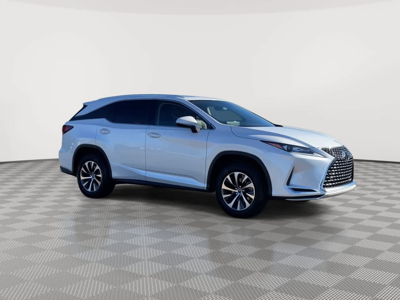 Used 2022 Lexus RX 350L Premium w/ Premium Package AWD/4WD image 2