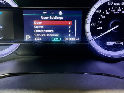 Used 2022 Kia Niro LX FWD image 8