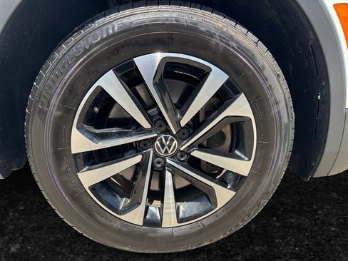 Certified 2024 Volkswagen Tiguan S AWD/4WD image 9