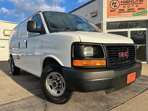 Used 2016 GMC Savana 3500 image 1