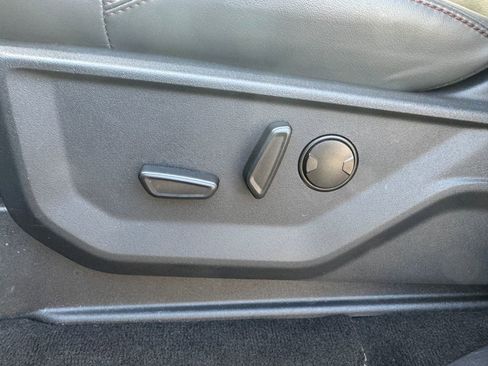 Used 2025 Ford Expedition Active AWD/4WD image 24