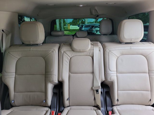 Certified 2024 Lincoln Navigator Reserve AWD/4WD image 18