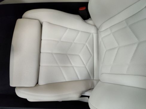 New 2026 BMW 550e xDrive w/ Executive Package image 19