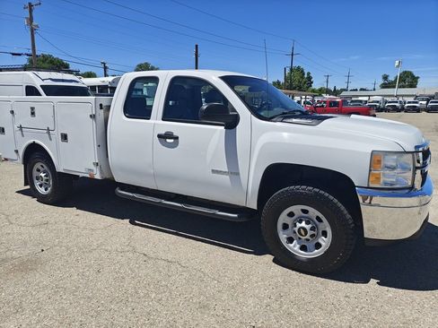 Used 2013 Chevrolet Silverado 3500 W/T AWD/4WD image 4