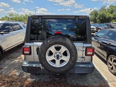 Used 2018 Jeep Wrangler Sport AWD/4WD image 6