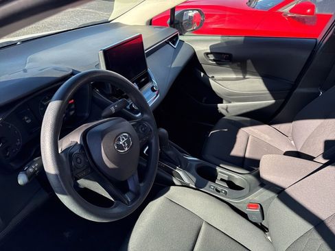 Used 2023 Toyota Corolla LE image 40