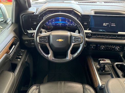 Used 2022 Chevrolet Silverado 1500 High Country AWD/4WD image 19