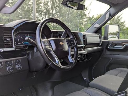 Used 2024 Chevrolet Silverado 2500 LT AWD/4WD image 23
