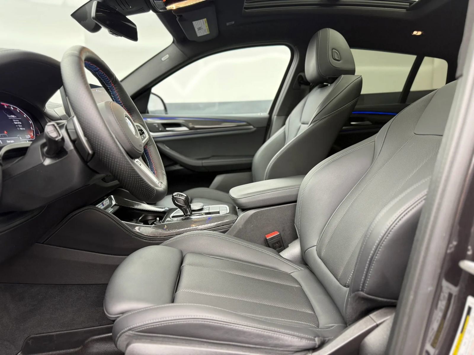 Used 2023 BMW X4 M40i AWD/4WD image 17