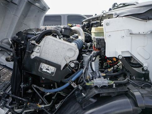 Used 2016 Ford F650 2WD Regular Cab Super Duty image 18