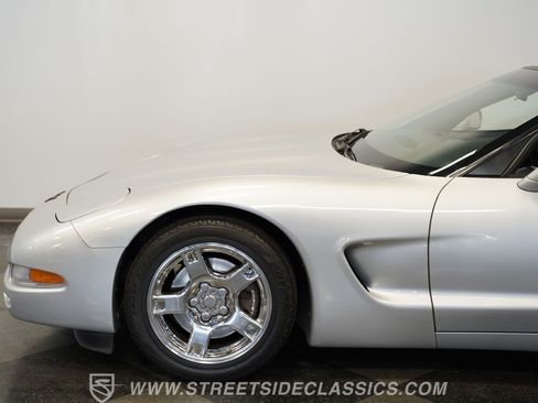 Used 1998 Chevrolet Corvette Convertible w/ Performance Handling Pkg RWD image 26