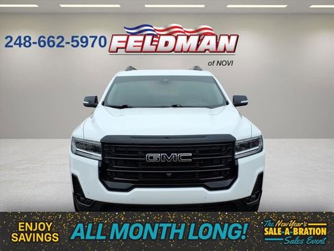 Used 2023 GMC Acadia SLT w/ Elevation Edition image 9