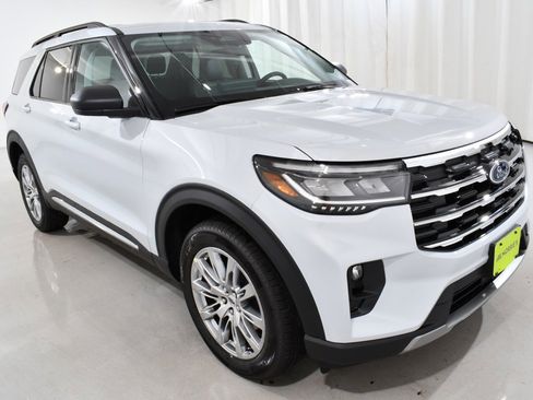 New 2025 Ford Explorer Active w/ Active Comfort Package image 5