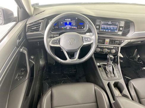 Used 2022 Volkswagen Jetta SE image 21