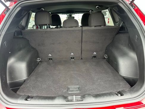 Used 2023 Jeep Compass Sport image 13