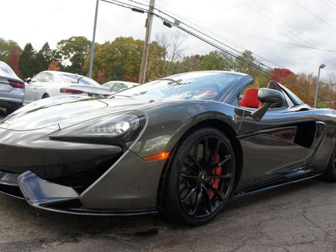Used 2019 McLaren 570S Spider image 52