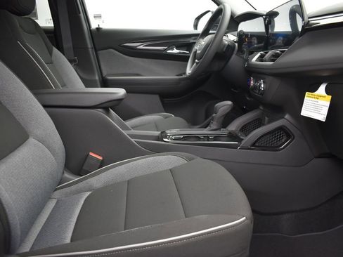 New 2025 Chevrolet TrailBlazer LS w/ LS Convenience Package FWD image 24