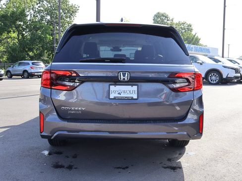 Certified 2025 Honda Odyssey EX-L image 6