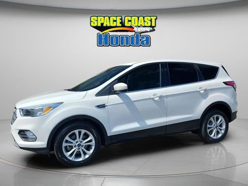 Used 2017 Ford Escape SE image 9