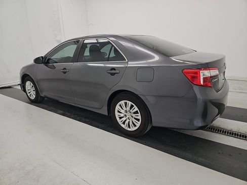 Used 2012 Toyota Camry L image 5