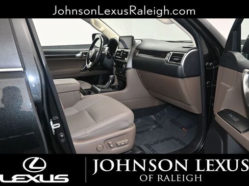 Used 2023 Lexus GX 460 Premium w/ Premium Package AWD/4WD image 11