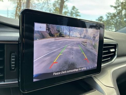 Used 2022 Ford Explorer XLT w/ Equipment Group 202A image 34