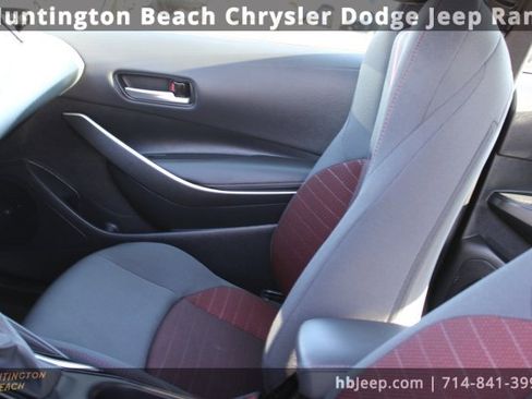 Used 2025 Toyota Corolla SE image 27