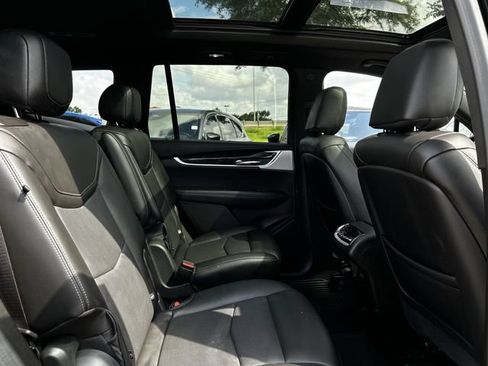 Used 2024 Cadillac XT6 Premium Luxury AWD/4WD image 31