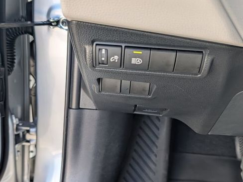 Used 2023 Toyota Corolla Cross LE w/ Moonroof Package image 19