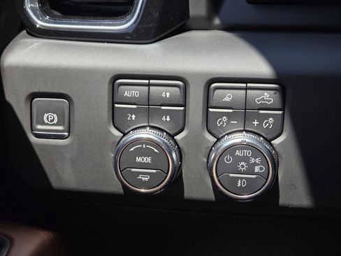 Used 2025 GMC Sierra 1500 Denali Ultimate AWD/4WD image 23