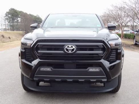 Used 2024 Toyota Tacoma SR5 image 5