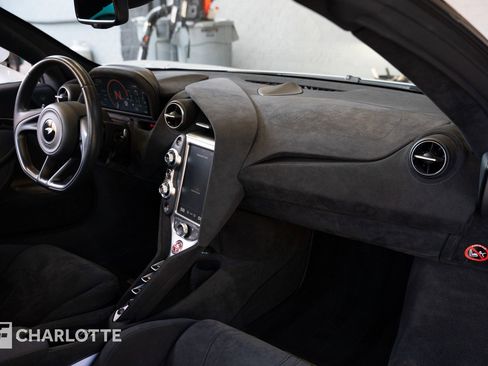 Used 2020 McLaren 720S Spider image 29