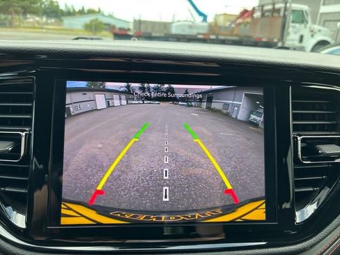 Used 2025 Dodge Durango GT AWD/4WD image 16