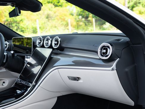 Used 2025 Mercedes-Benz CLE 450 4MATIC Cabriolet image 49